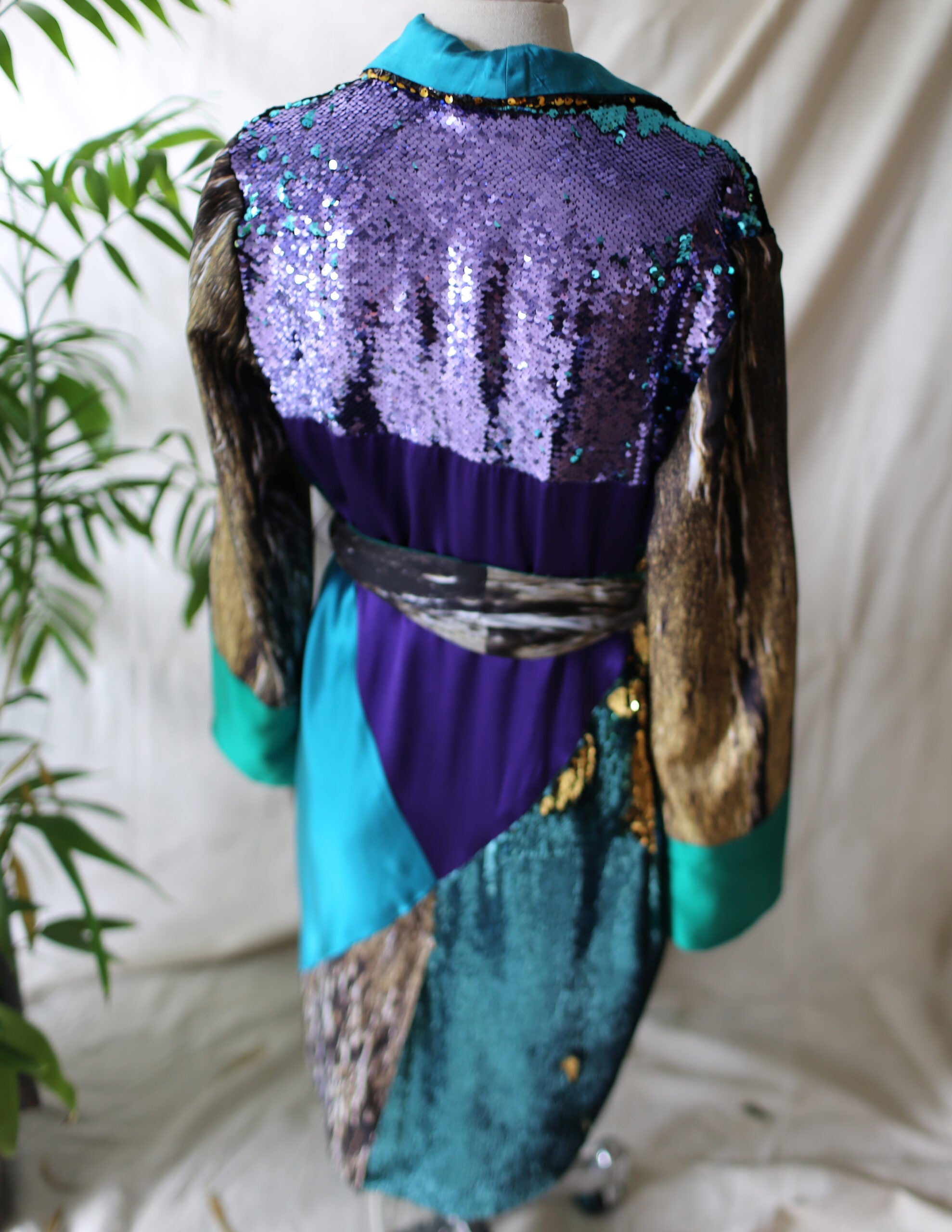 KIMIA ARYA-ASYMMETRICAL-COAT-GOLDPRINT-BACK VIEW
