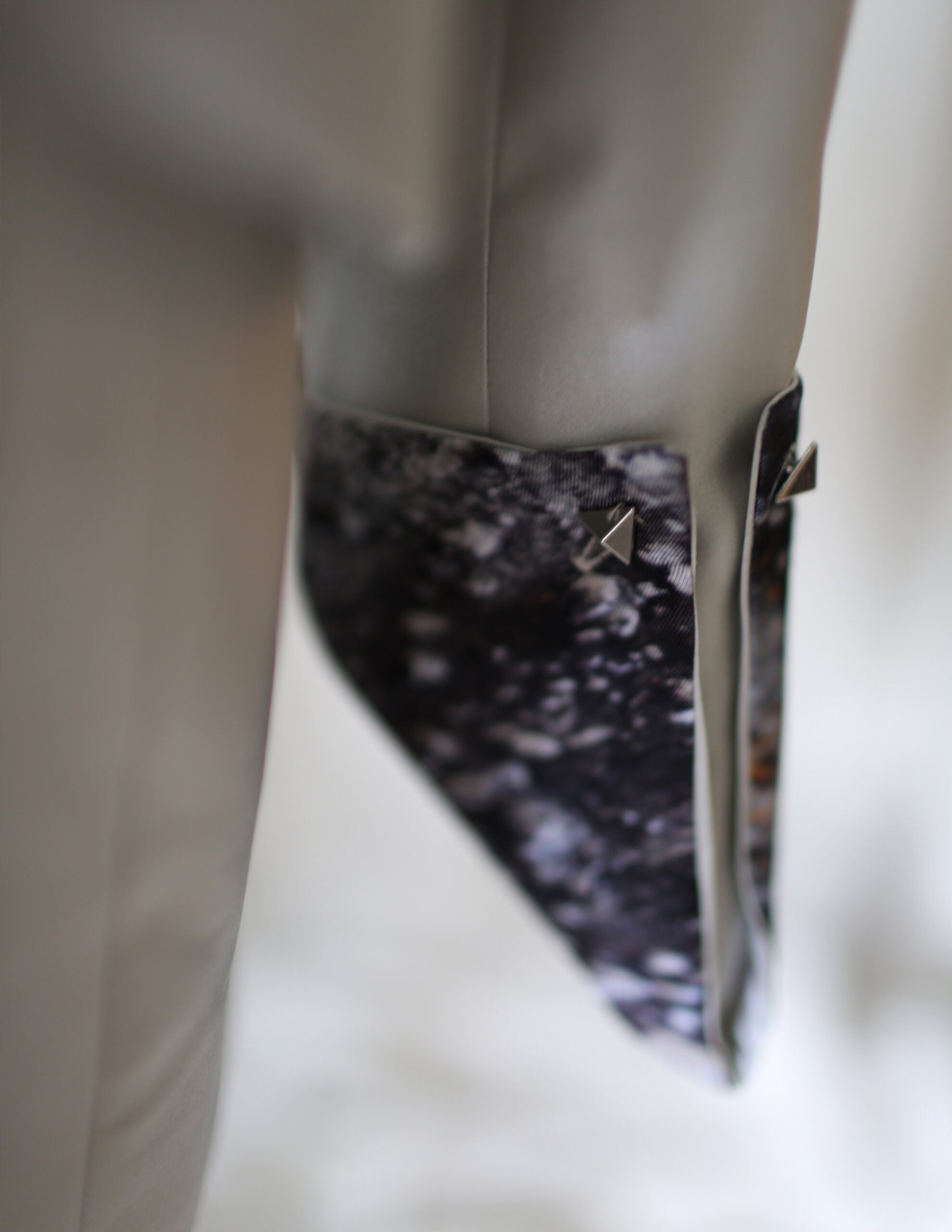 RENEE - BOYFRIEND CUT - BLAZER - SLEEVE DETAIL - KIMIA ARYA SILK