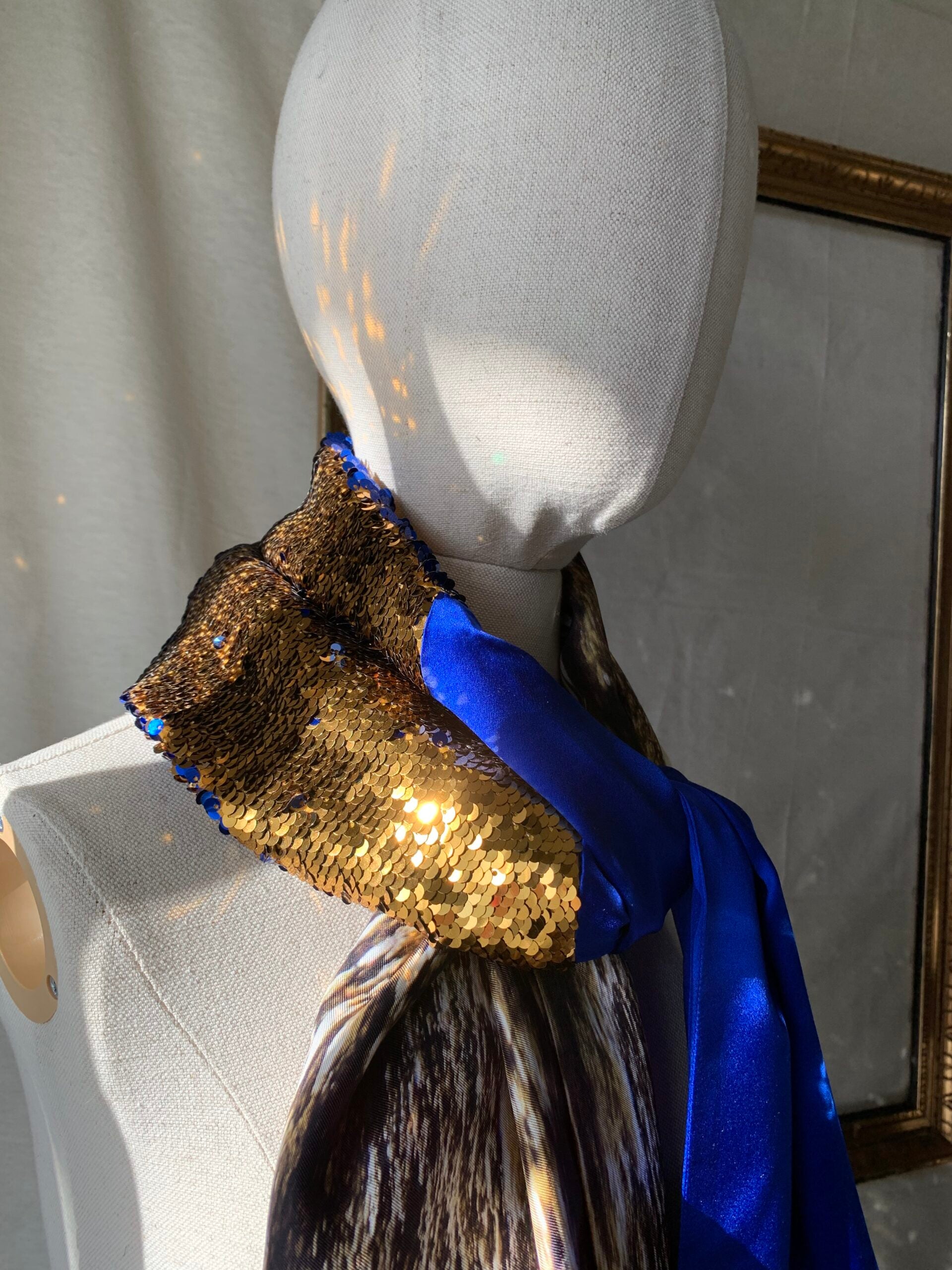 THE MENDOZA SCARF - SCARF VIEW FRONTAL -MAISON KIMIA ARYA SILK